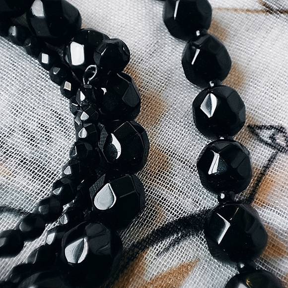 Jet Black Glass Necklace and Memory Wire Bracelet Vintage Smooth Facets Mourning - Picture 12 of 14